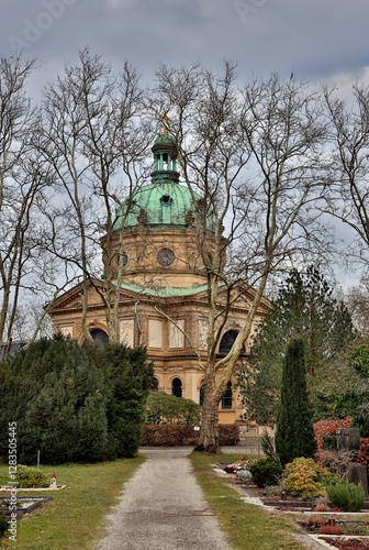 Einsegnungshalle auf dem Freiburger Friedhof im Winter photo