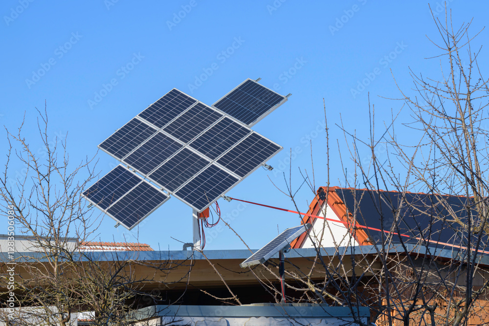 Eine Solaranlage mit Tracker für kleine Haushalte