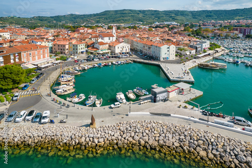 Obraz na płótnie Picturesque Izola town at Adriatic sea coast, Istria region, Slovenia. w salonie