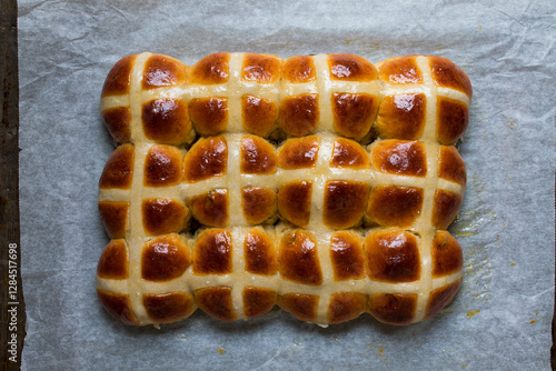 Hot cross buns, English Easter buns