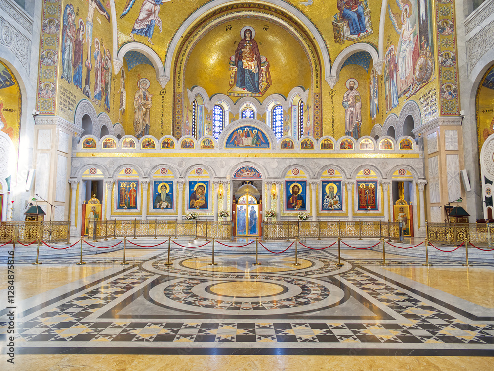 Obraz premium Ornate interior of Byzantine-style Orthodox church