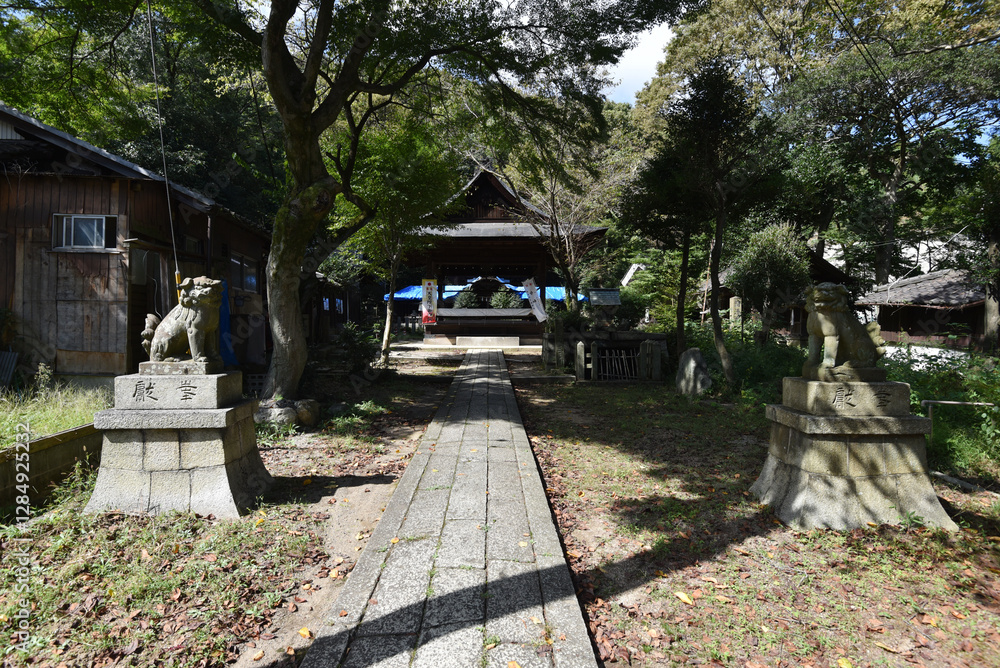 関蝉丸神社下社 参道と拝殿 滋賀県大津市 関蝉丸神社下社 参道と拝殿 滋賀県大津市