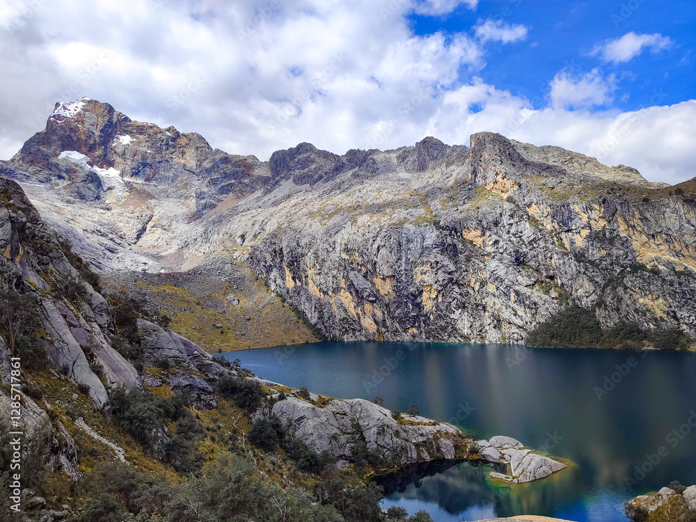 Fototapeta premium Hike up to lake Churup close to Huaraz, Peru, South America