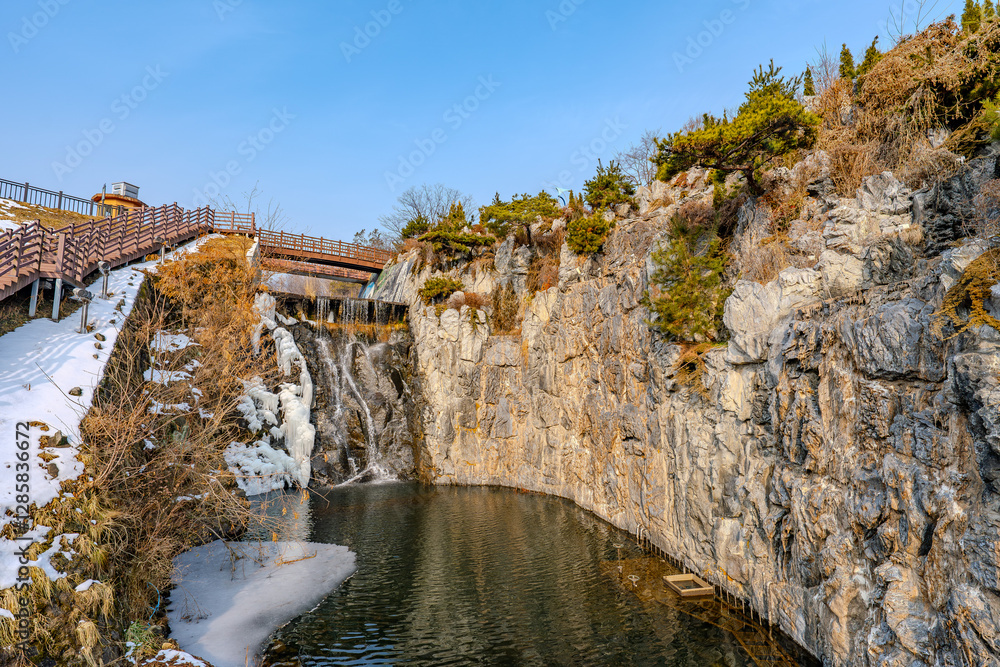 Fototapeta premium 韓国 利川市 雪峰公園の風景