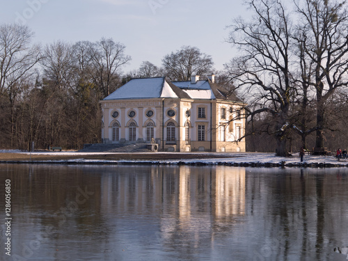 die sogenannte Badenburg am gleichnamigen See im Nymphenburger Park in München  photo