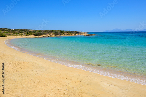 Obraz na płótnie Ano Koufonisi. Finikas beach with sand and azure sea water. Small Cyclades, Greece w salonie