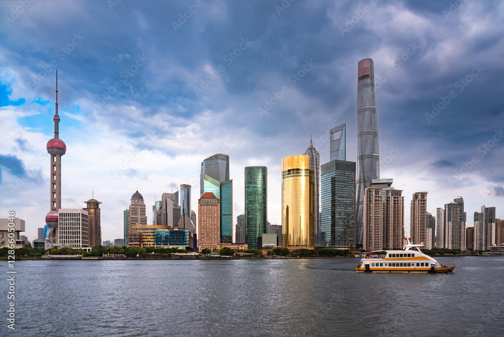 Obraz premium Shanghai city skyline with modern buildings, China