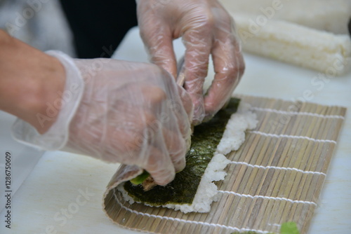 fabrication, découpé de sushis