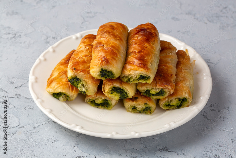 Turkish Tepsi Boregi, Round Borek, Tray pastry (Turkish name; rulo borek - sigara boregi). Spinach Pie.