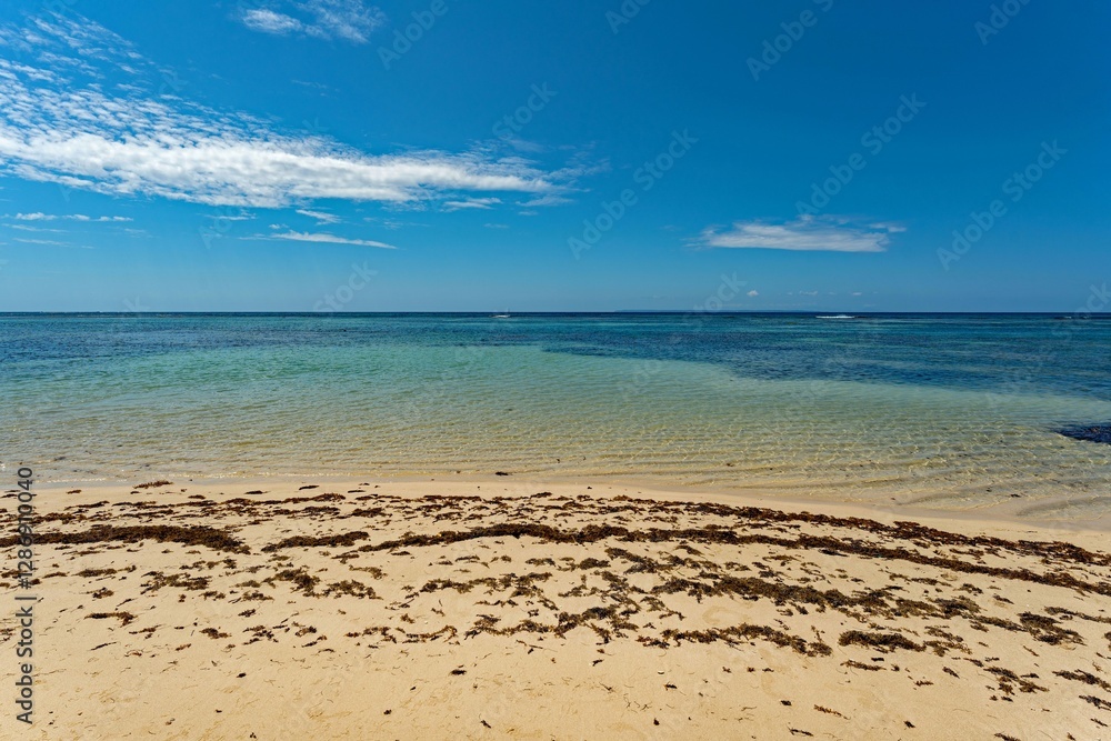 Der Strand von Kanouanne in Saint Francois auf Guadeloupe in der Karibik