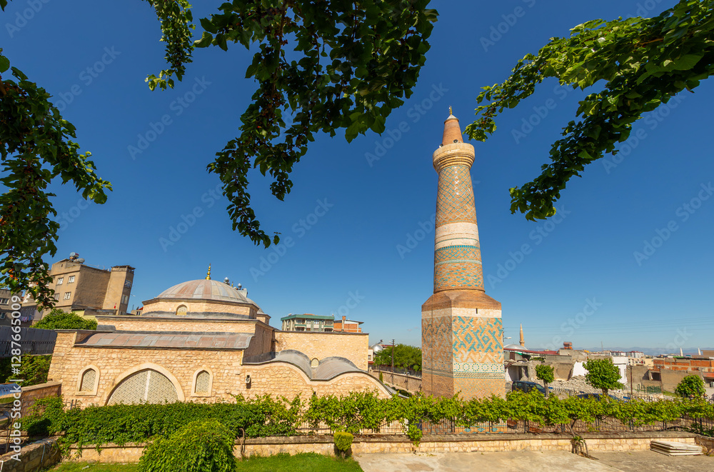 The construction year of the Ulu Mosque, located in Siirt Province, Türkiye, is not known exactly.