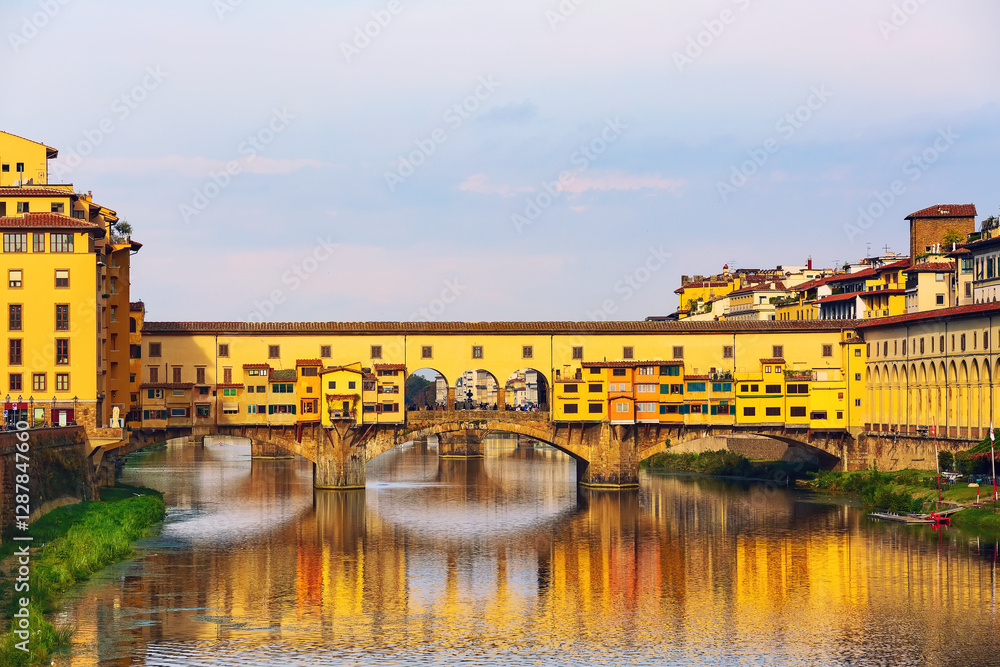 Fototapeta premium Ponte Vecchio in Florence, Tuscany, Italy