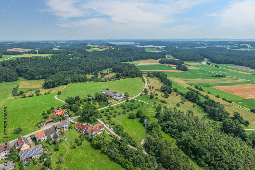 Ausblick auf das Fränkische Seenland rund um Gräfensteinberg bei Gunzenhausen Ausblick auf das Fränkische Seenland rund um Gräfensteinberg bei Gunzenhausen