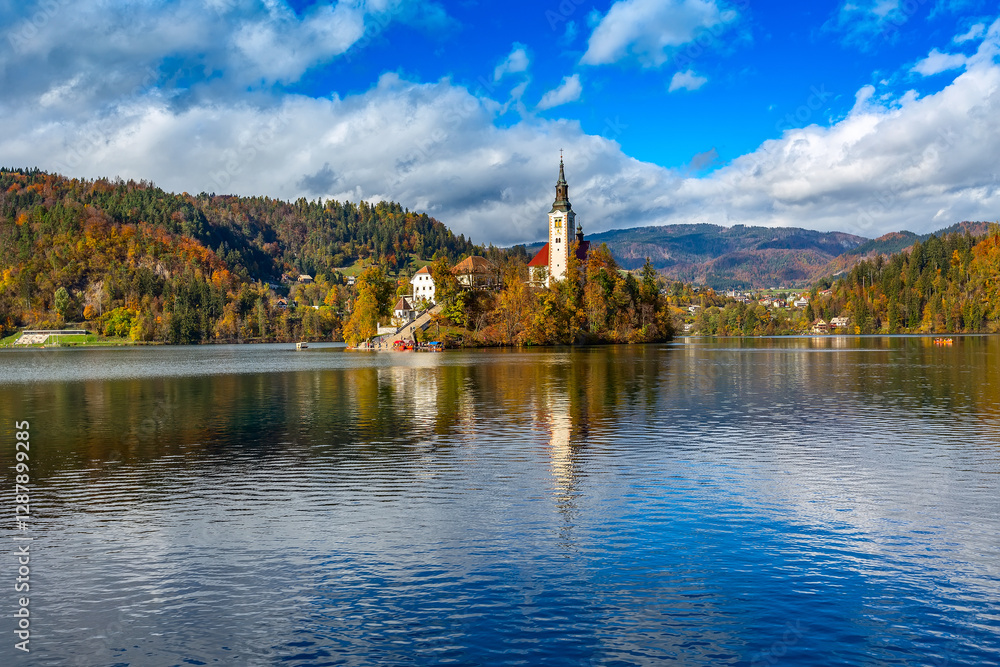Naklejka premium Bled, Slovenia panoramic view with church