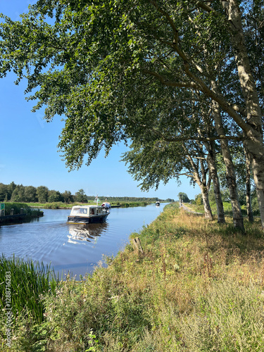 Obraz na płótnie Boat at the Heafeart around de Deelen w salonie