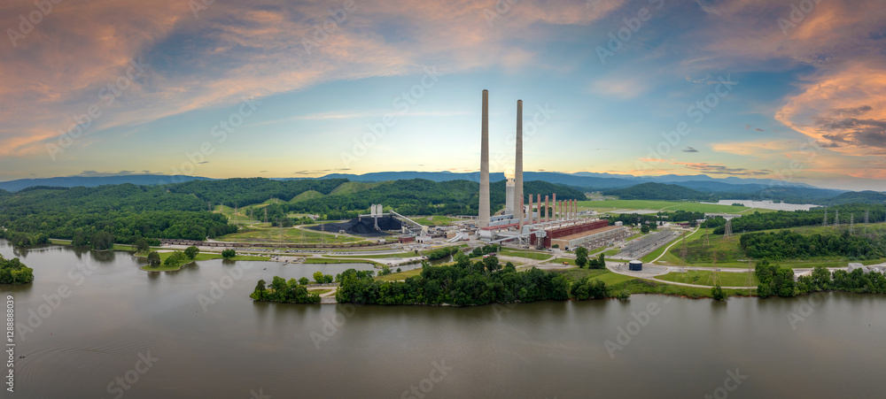 Large thermal Kingston power plant in Roane County near Kingston, Tennessee. Coal used as fossil fuel for electric energy production in American grid Large thermal Kingston power plant in Roane County near Kingston, Tennessee. Coal used as fossil fuel for electric energy production in American grid