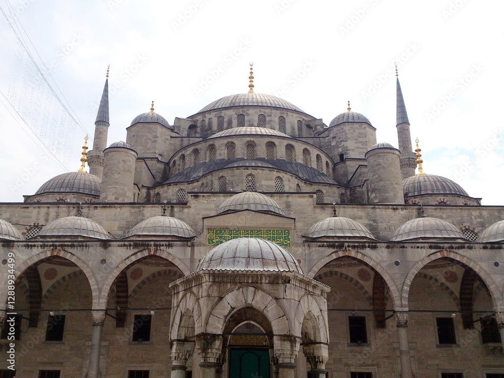 Naklejka premium The Blue Mosque, officially the Sultan Ahmed Mosque, is an Ottoman-era historical imperial mosque located in Istanbul, Turkey.