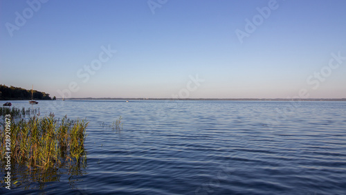 Spaziergang in Gstadt am Chiemsee mit Blick auf den See