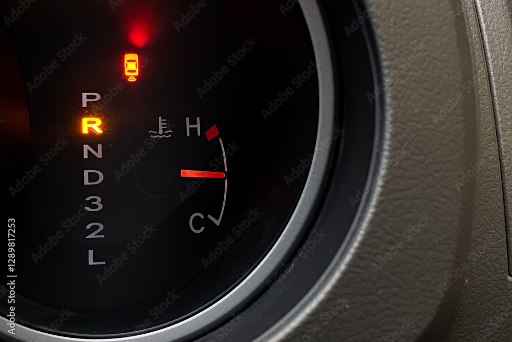 Naklejka premium car transmission indicator light showing “R” position and reverse alarm