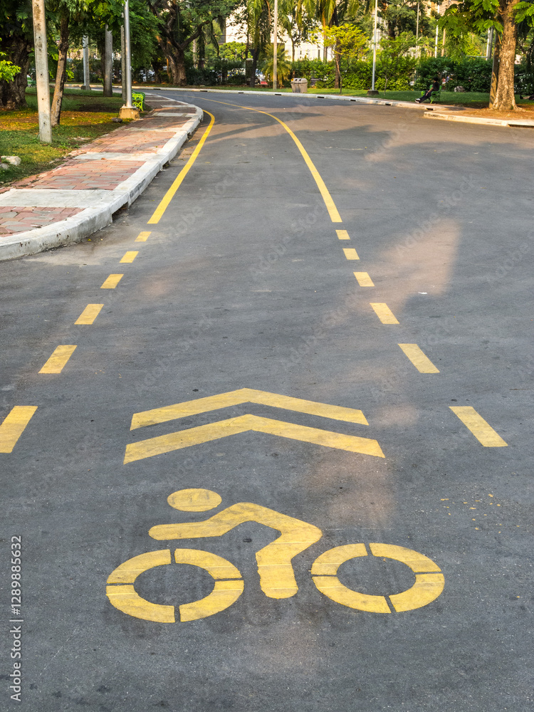 Fototapeta premium Bicycle lane in the park