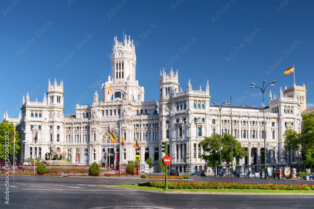 Obraz premium Cibeles Palace on the Cybeles Square in Madrid, Spain