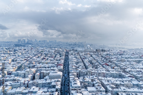 Canvas Print fatih mosque under the snow istanbul