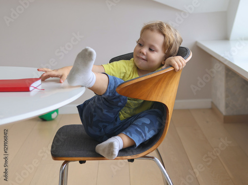 Obraz na płótnie Child at home w salonie