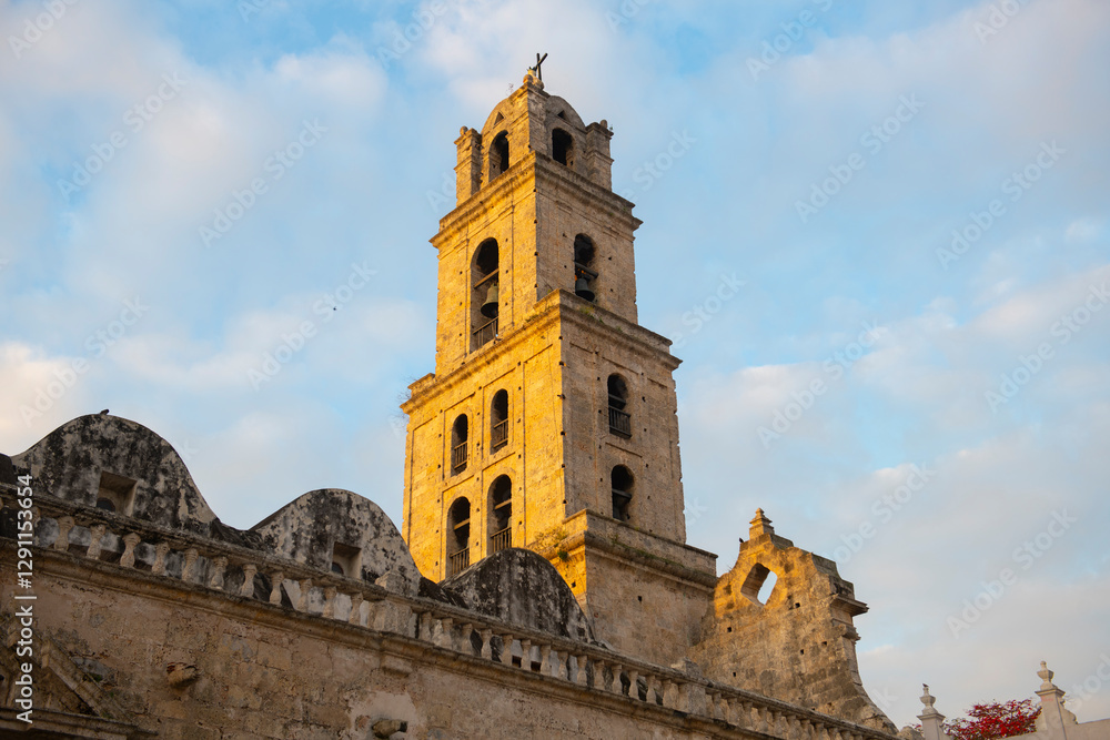 Fototapeta premium St. Francisco de Asis Basilica (Basilica Menor de San Francisco de Asis) at Plaza de San Francisco in Old Havana (La Habana Vieja), Cuba. Old Havana is a World Heritage Site. 