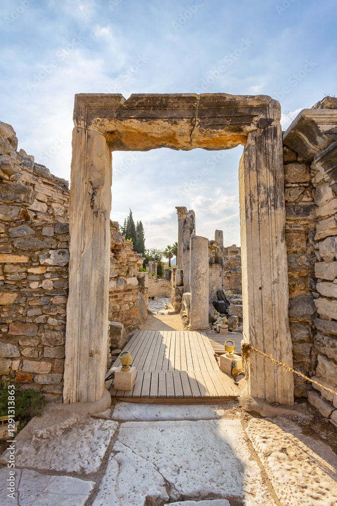 Fototapeta premium Beautiful view of Ephesus, a very important archaeological site in Turkey