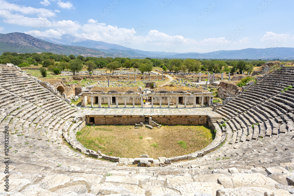 Φωτογραφία Beautiful view of the archaeological site of Aphrodisias, Turkey