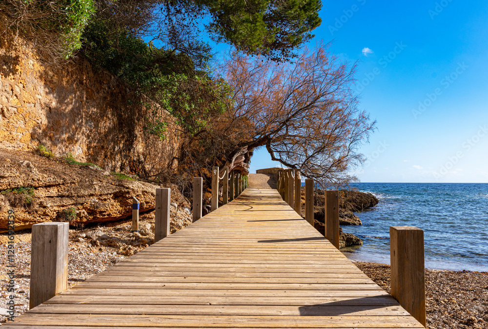 Landschaft und Küstengebiet im Norden Mallorcas, Cala Rajada, Balearen,. Spanien