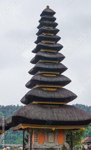 Obraz na płótnie Pura Ulun Danu Beratan temple balinese hindu temple on a Bedugul lake in Bali, Indonesia w salonie