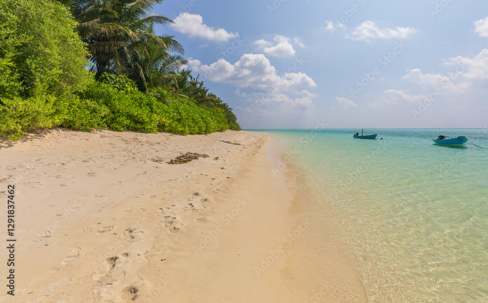 Indian Ocean coast in the Maldives Indian Ocean coast in the Maldives