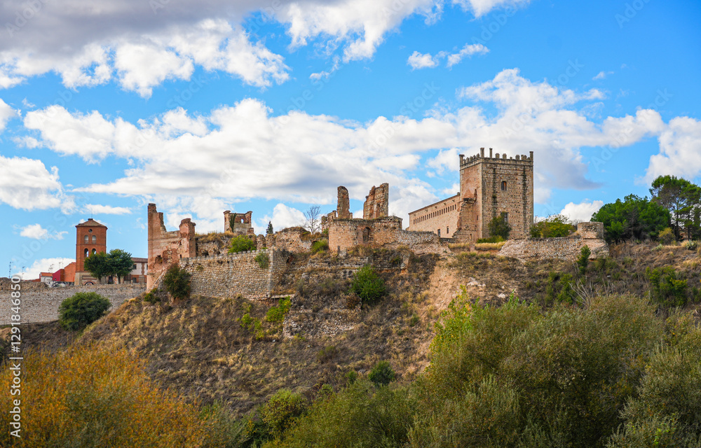Fototapeta premium Castle of Escalona in the province of Toledo in Castilla-La Mancha, Spain