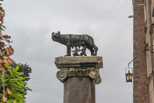 Photography Statue of romulus and remus and the wolf.