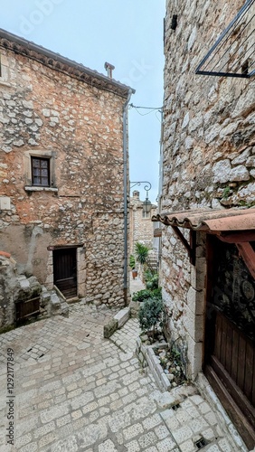 Obraz na płótnie TOURRETTES-SUR-LOUP (Alpes-Maritimes) w salonie