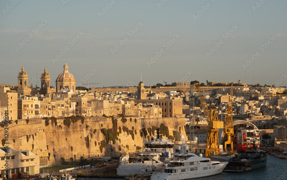 Fototapeta premium Vew Across Vallatta Malta from Harbor