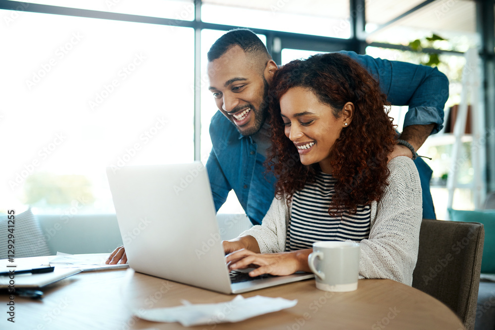 Φωτογραφία Couple, happy and laptop for financial discussion, budget planning and investment success together
