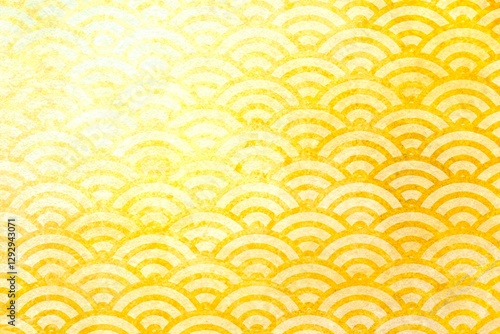 金色のグラデーションの和柄（青海波柄）