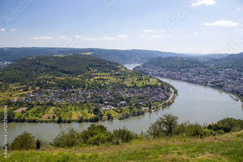 Obraz na płótnie The great loop of the Rhine river at Boppard in Germany - aerial view w salonie