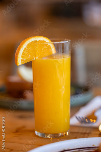 Obraz na płótnie fresh orange juice w salonie
