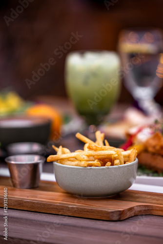 Obraz na płótnie french fries and vegetables w salonie
