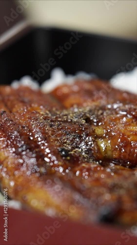 うな重　クローズアップ	　縦型動画