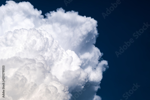 Obraz na płótnie Clouds and Blue Sky w salonie