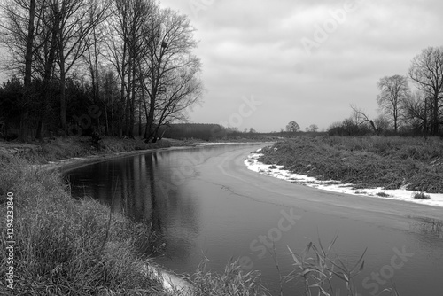 Obraz na płótnie Odwilż nad rzeką Narew, Podlasie, Polska w salonie