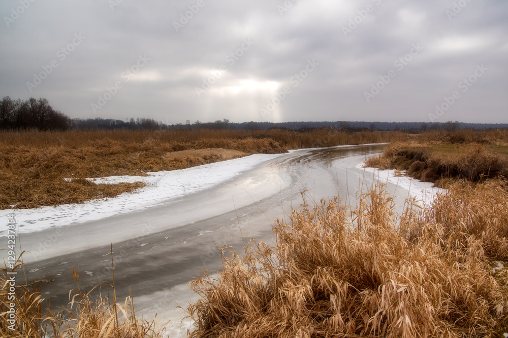 Odwilż nad rzeką Narew, Podlasie, Polska