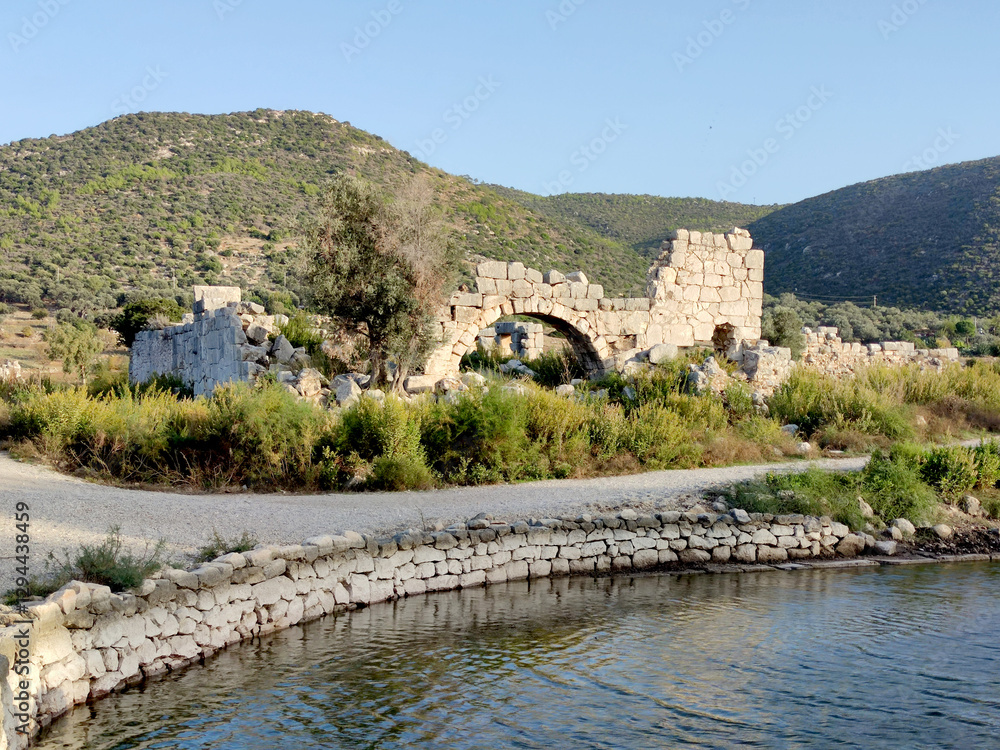 Fototapeta premium The ruins of the ancient Byzantine city of Patra in what is now Turkey