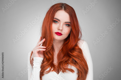 Billede på lærred red head woman studio shoot