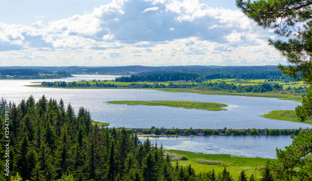 Obraz premium Lake Ladoga view from the mountain