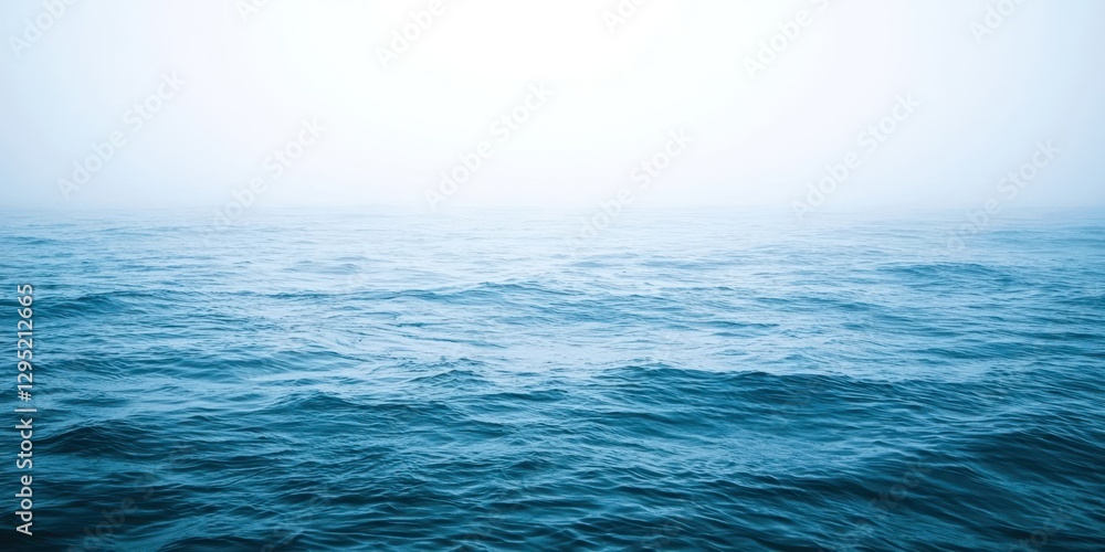 Obraz premium The ocean is calm and blue